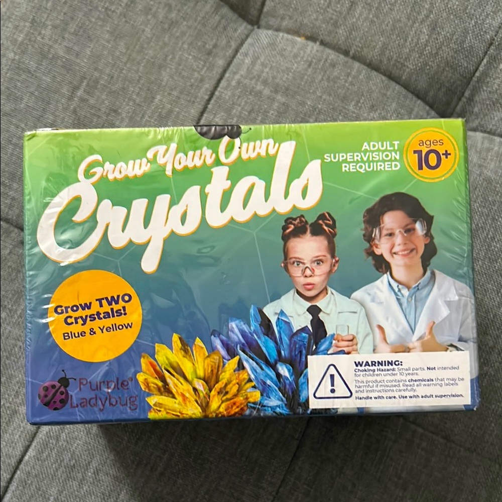 ✨ NWT Blue and Yellow Crystal Growing Learning Toy